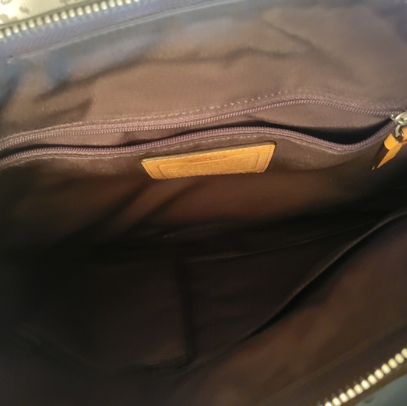 Coach authentic signature handbag - Picture 3 of 4